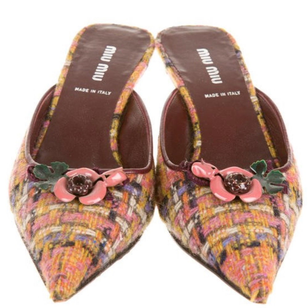Miu Miu tweed kitten heels flower accent 7.5 /37.5
